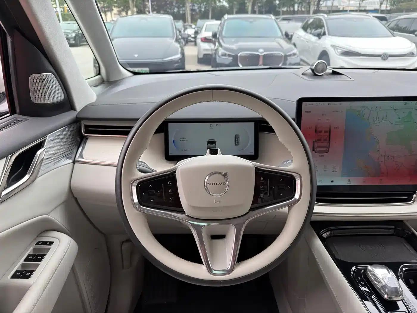Volvo EM90 2025 Ultra 6-seater — миниатюра 10