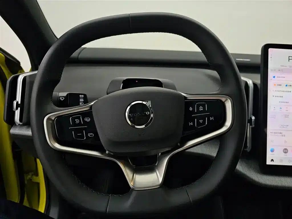 Volvo EX30 2025 Dual Motor All-Wheel Drive High-Performance Ultra — миниатюра 6