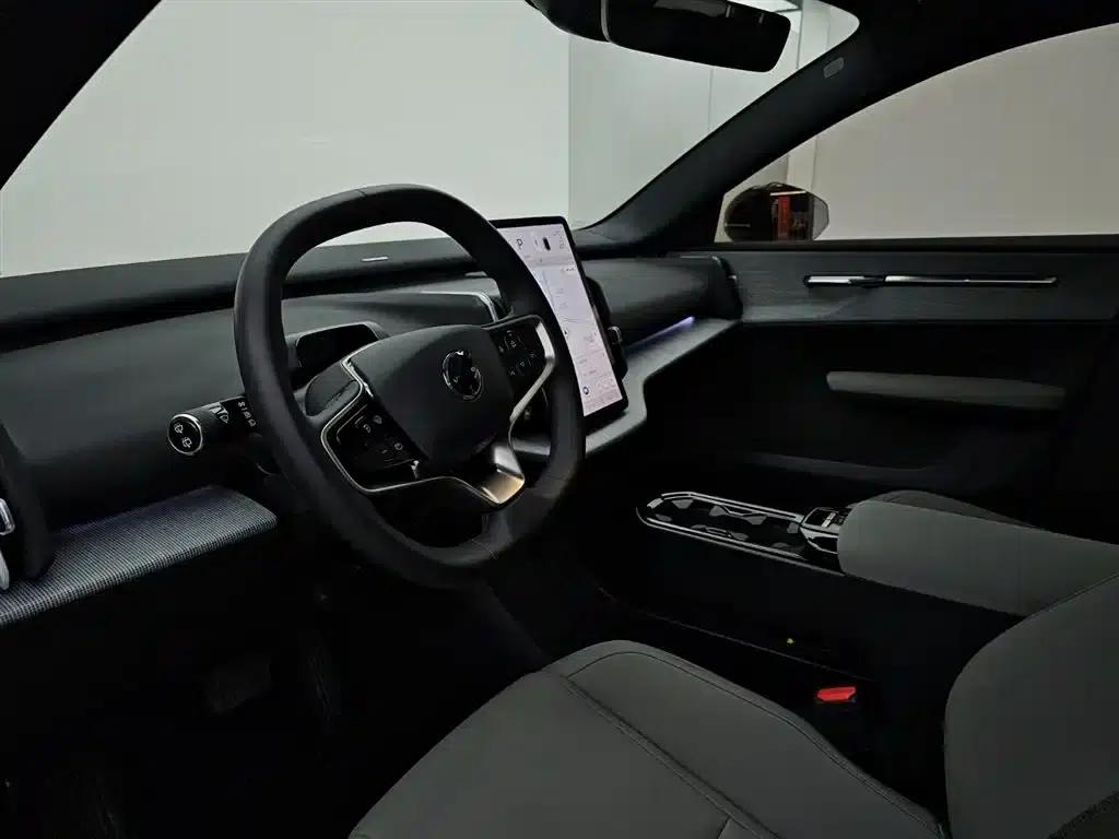 Volvo EX30 2025 Dual Motor All-Wheel Drive High-Performance Ultra — миниатюра 8