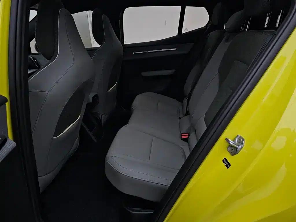 Volvo EX30 2025 Dual Motor All-Wheel Drive High-Performance Ultra — миниатюра 10
