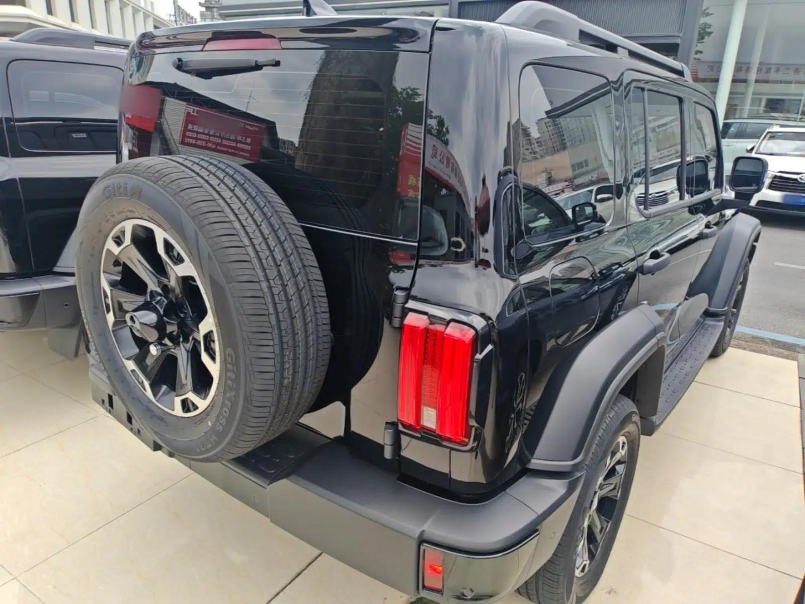 Tank 300 New Energy 2025 Model, Hi4-T 36.7kWh — миниатюра 6