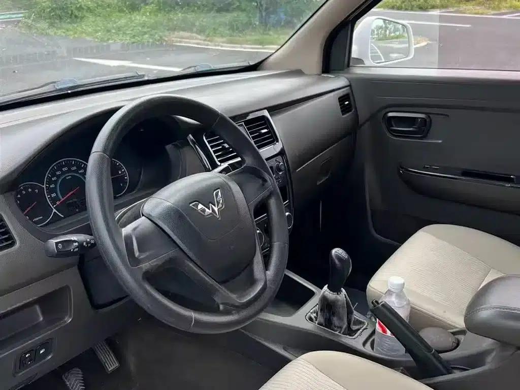 Wuling Rongguang V 2016 1.5L Standard Edition — миниатюра 3