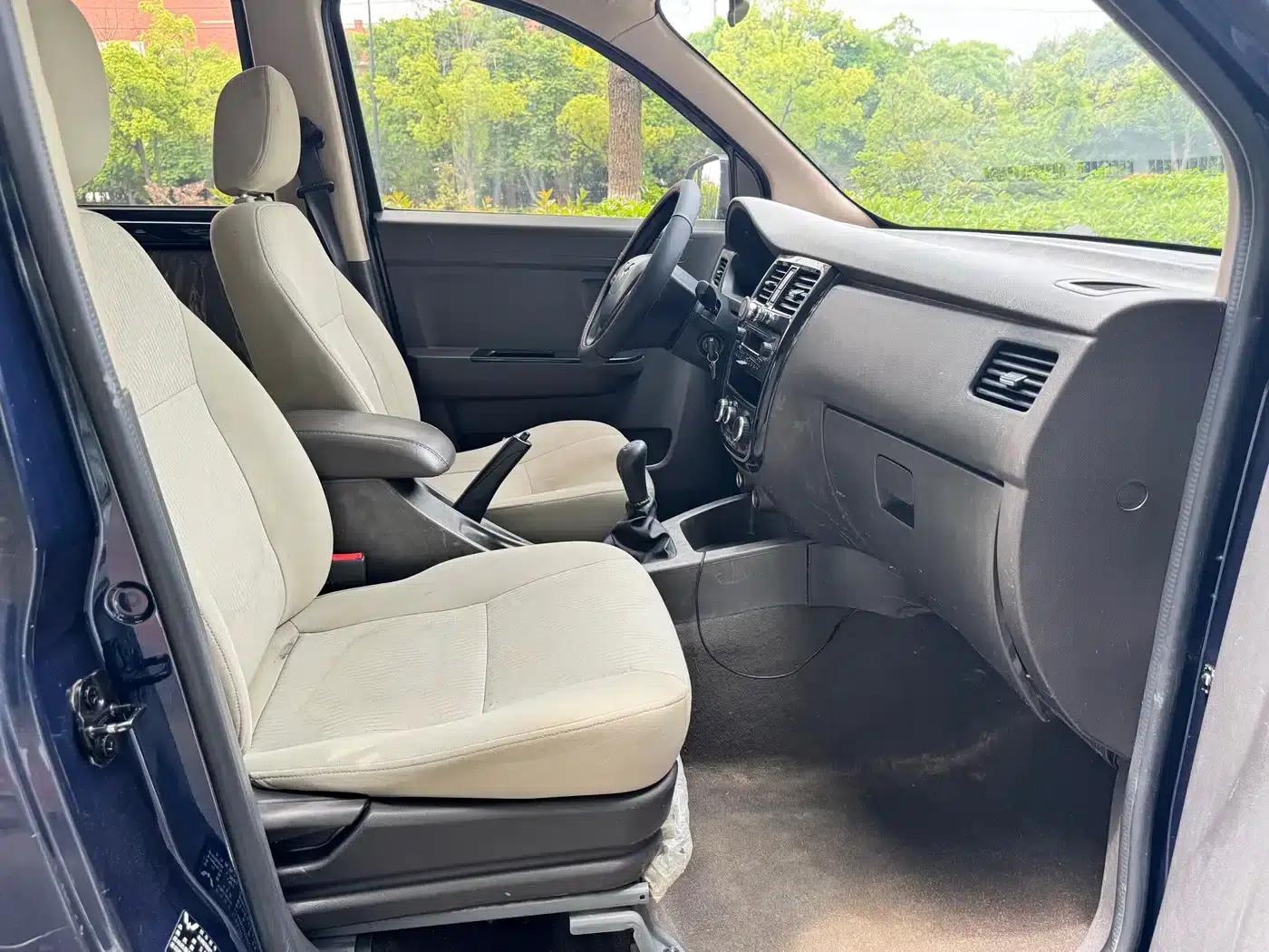 Wuling Rongguang V 2016 1.2L Standard Edition — миниатюра 9