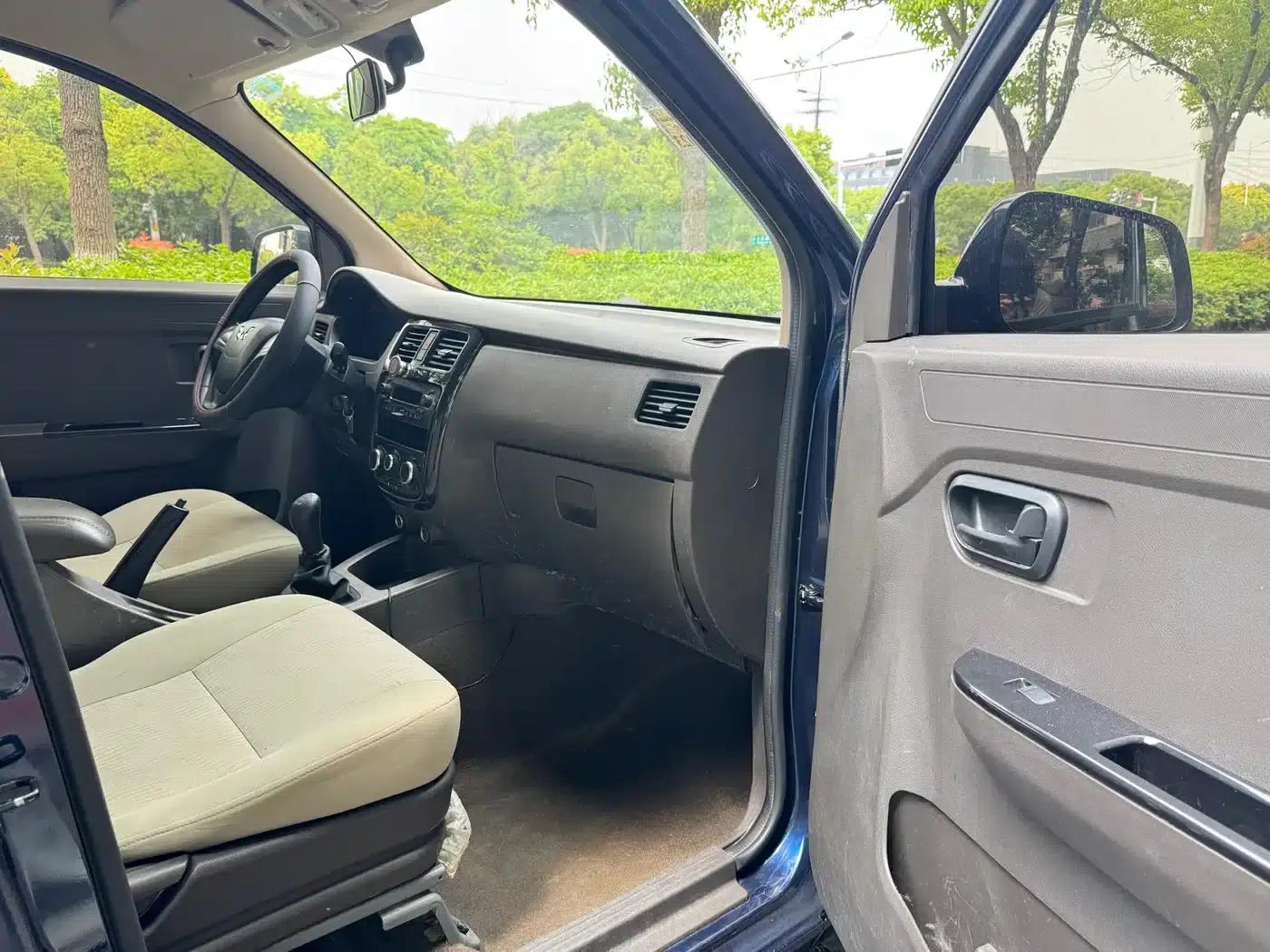 Wuling Rongguang V 2016 1.2L Standard Edition — миниатюра 10