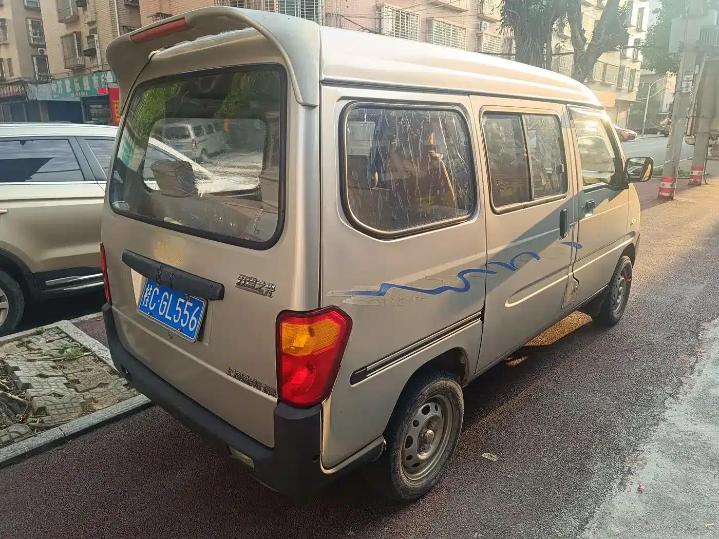 Wuling Sunshine 2010 1.0L New Practical Short Body L2Y — миниатюра 4