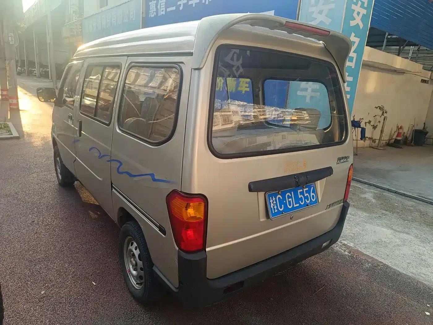 Wuling Sunshine 2010 1.0L New Practical Short Body L2Y — миниатюра 6