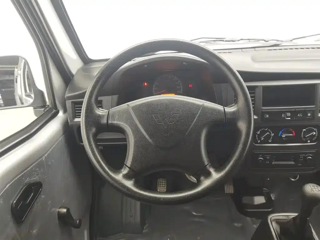 Wuling Sunshine 2023 1.5L Practical 5/7 Seat — миниатюра 11