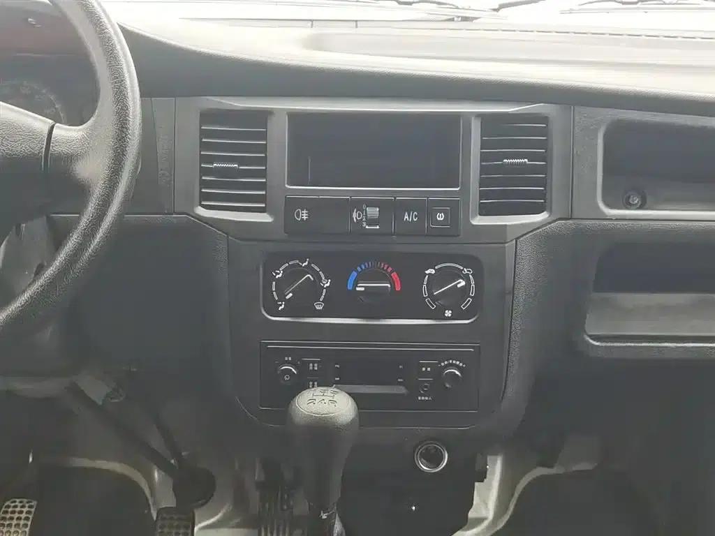 Wuling Sunshine 2023 1.5L Practical 5/7 Seat — миниатюра 12