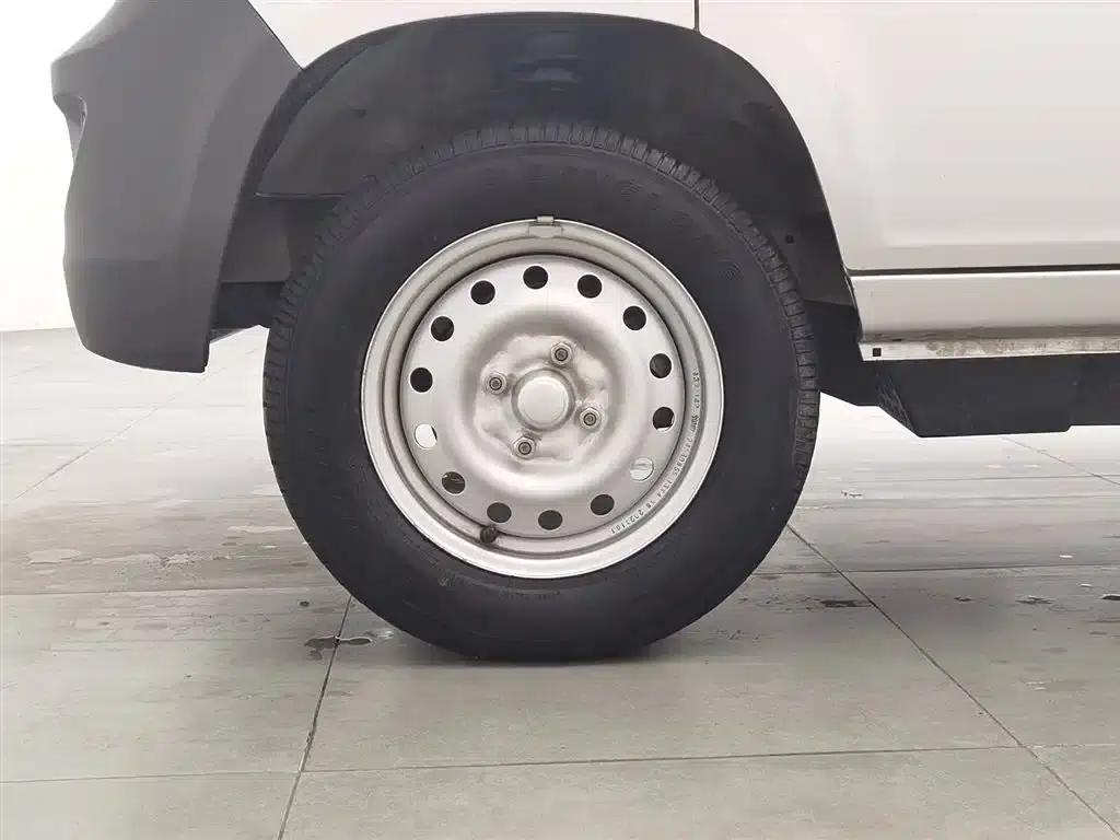 Wuling Sunshine 2023 1.5L Practical 5/7 Seat — миниатюра 17