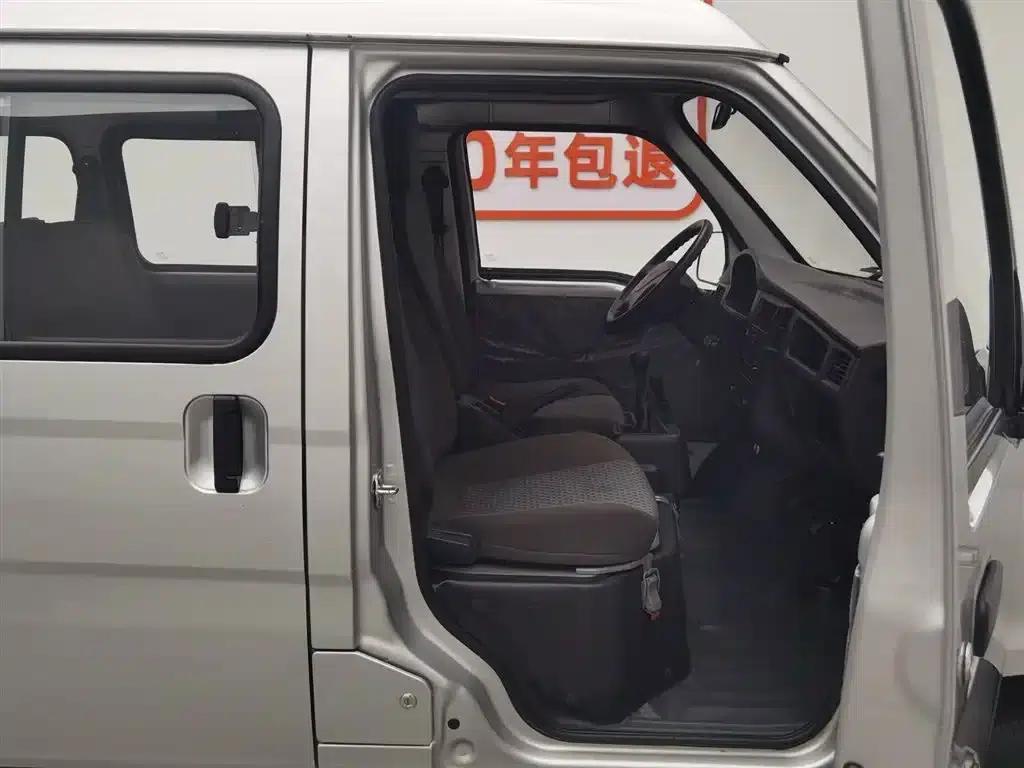 Wuling Sunshine 2023 1.5L Practical 5/7 Seat — миниатюра 23