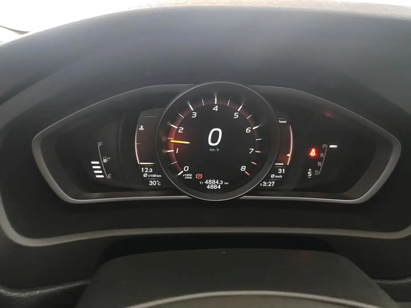 Volvo V40 2018 T3 Zhiya Edition — миниатюра 15