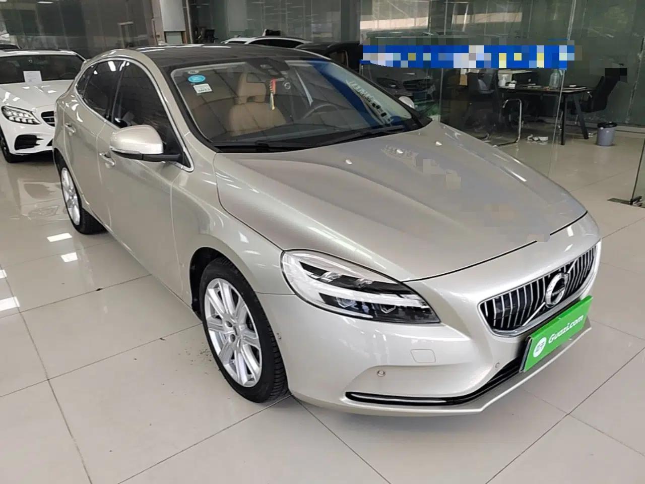Volvo V40 2018 T3 Zhiya Edition — миниатюра 3