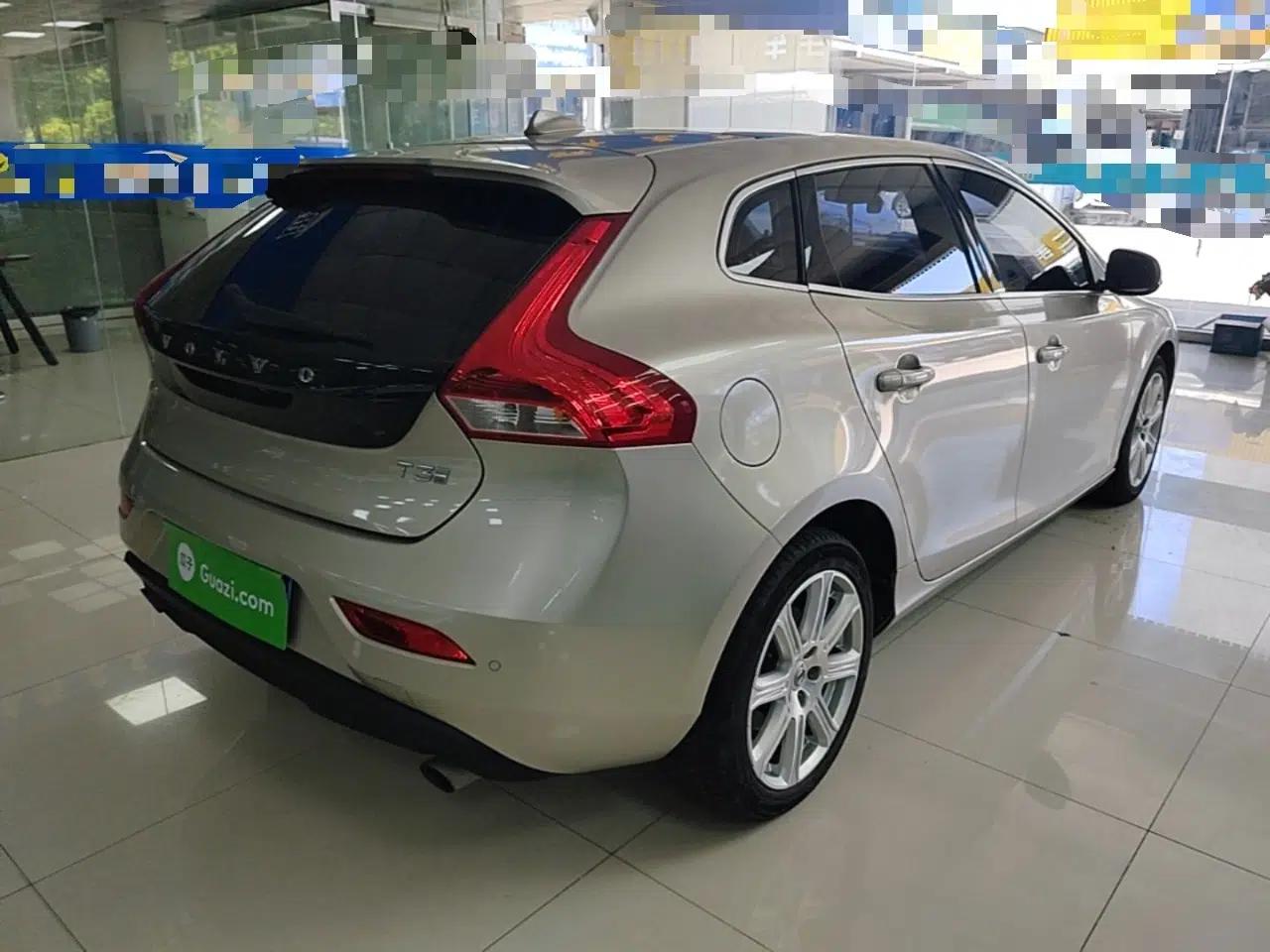 Volvo V40 2018 T3 Zhiya Edition — миниатюра 6