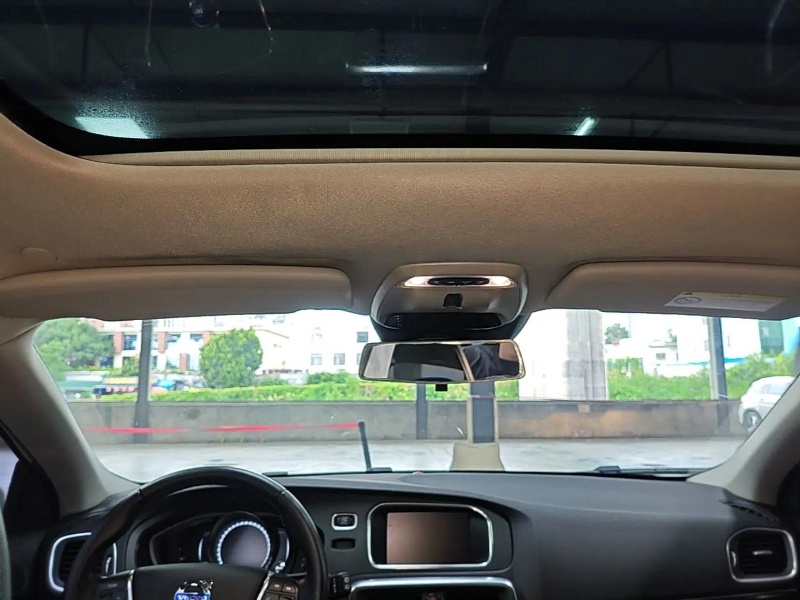 Volvo V40 2016 T3 Zhiyi Edition — миниатюра 21