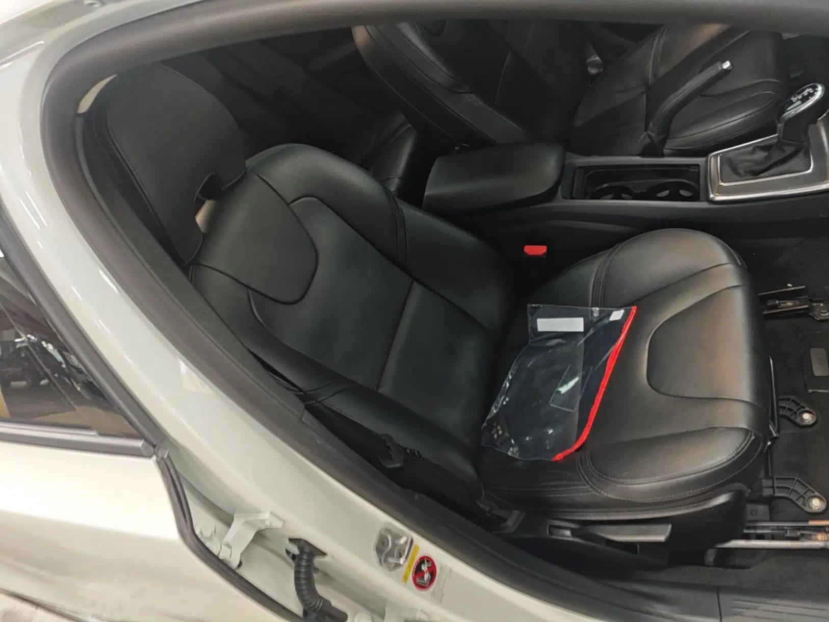 Volvo V40 2016 T3 Zhiyi Edition — миниатюра 23