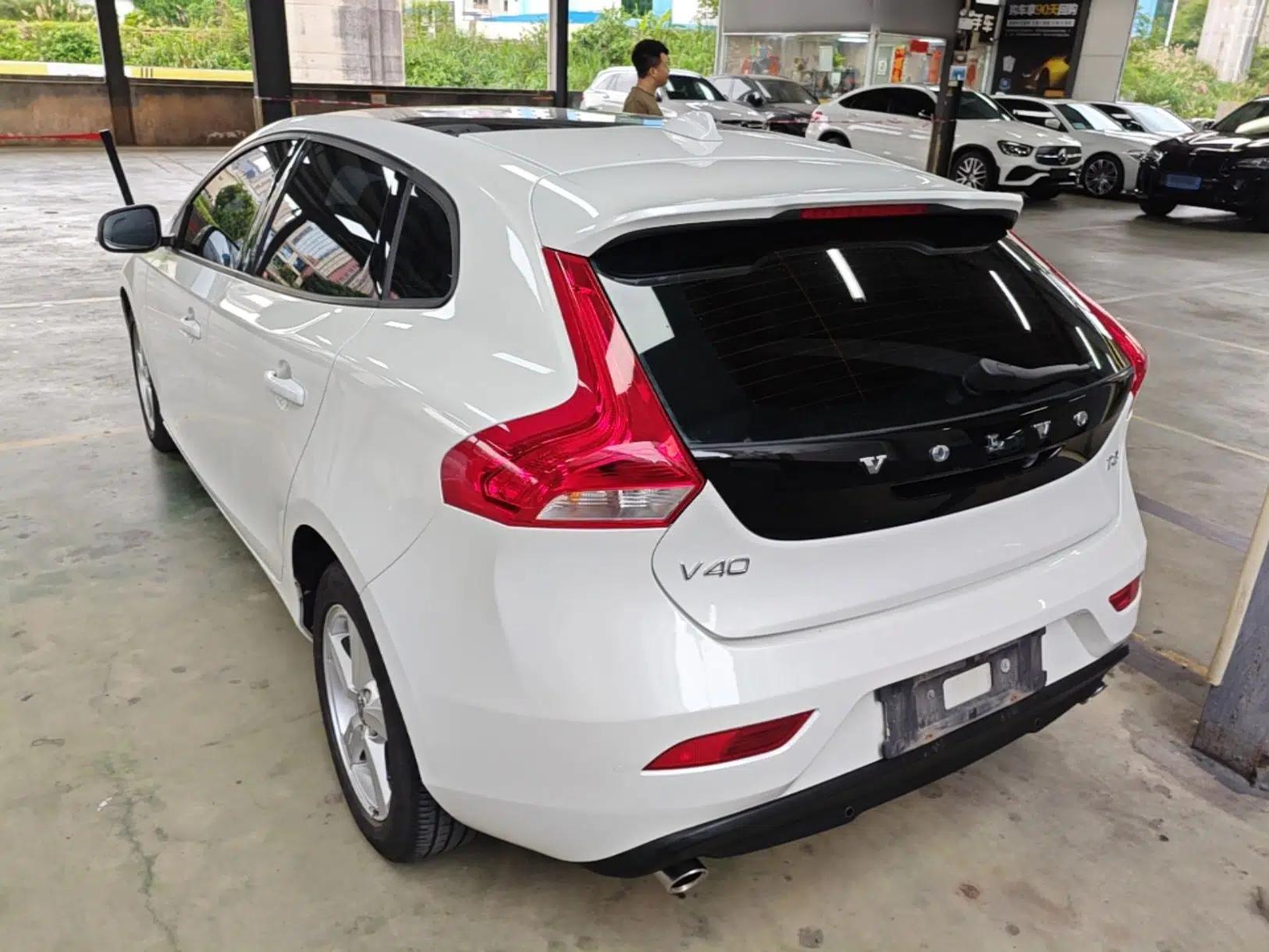 Volvo V40 2016 T3 Zhiyi Edition — миниатюра 4