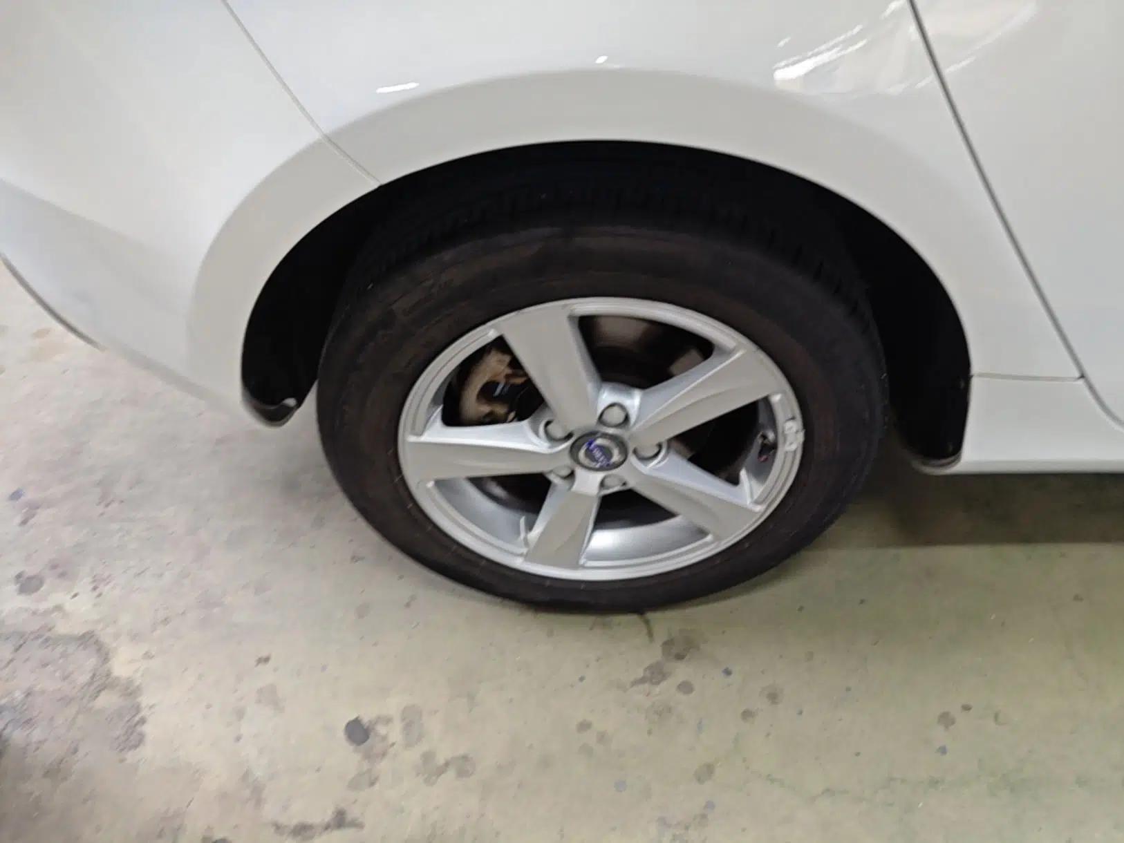 Volvo V40 2016 T3 Zhiyi Edition — миниатюра 10