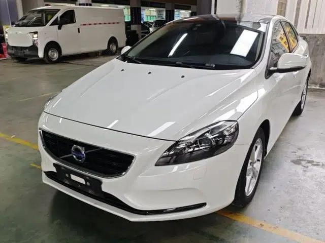 Volvo V40 2016 T3 Zhiyi Edition