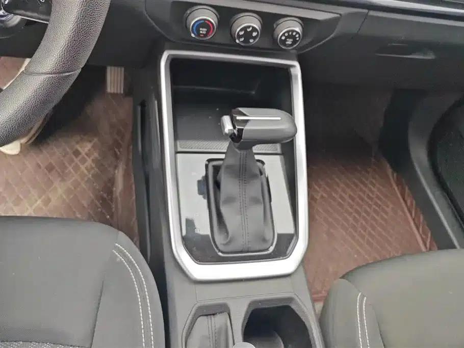 Wuling Xingchi 2023 1.5L CVT Comfort Edition — миниатюра 16