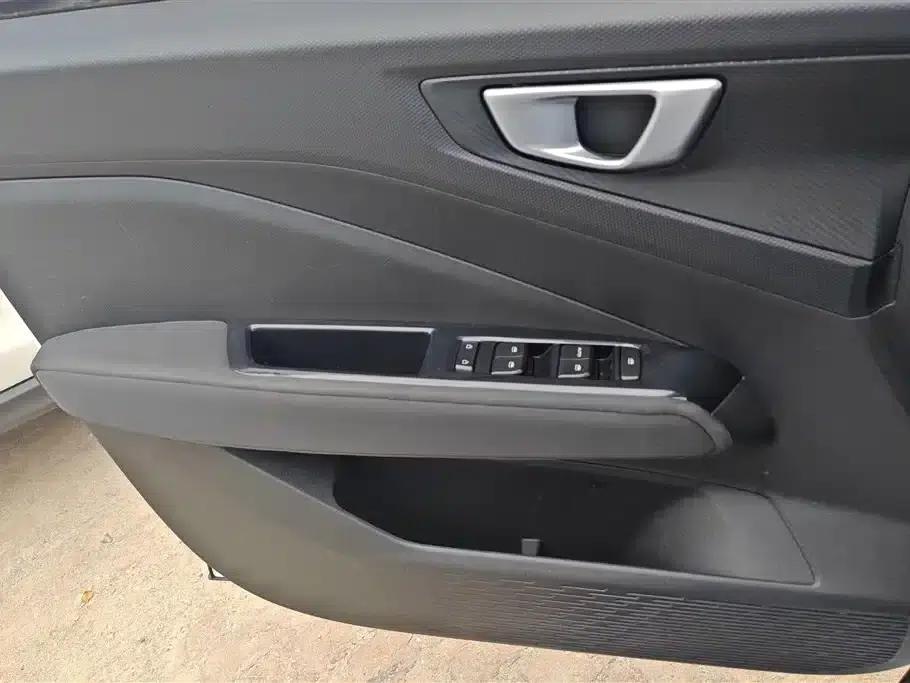 Wuling Xingchi 2023 1.5L CVT Comfort Edition — миниатюра 7