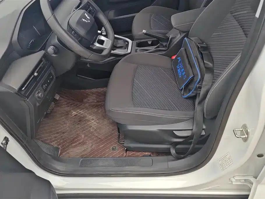 Wuling Xingchi 2023 1.5L CVT Comfort Edition — миниатюра 9