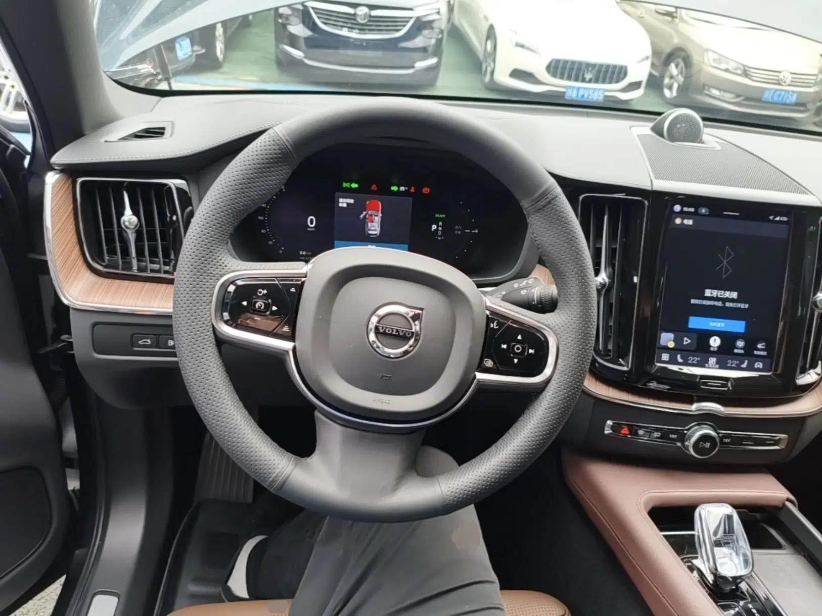 Volvo XC60 New Energy 2024 T8 Plug-in Hybrid Long-Range All-Wheel Drive Smart Luxury Edition — миниатюра 14
