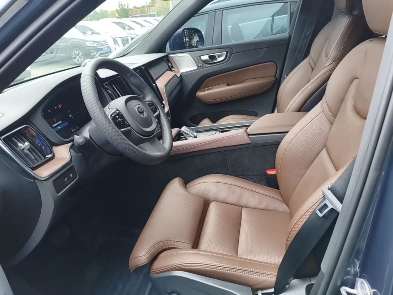Volvo XC60 New Energy 2024 T8 Plug-in Hybrid Long-Range All-Wheel Drive Smart Luxury Edition — миниатюра 18