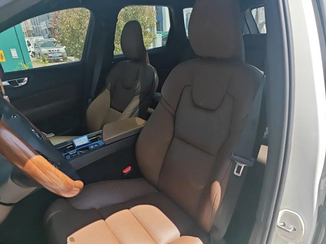 Volvo XC60 New Energy 2024 T8 Plug-in Hybrid Long-Range All-Wheel Drive Smart Luxury Edition — миниатюра 12