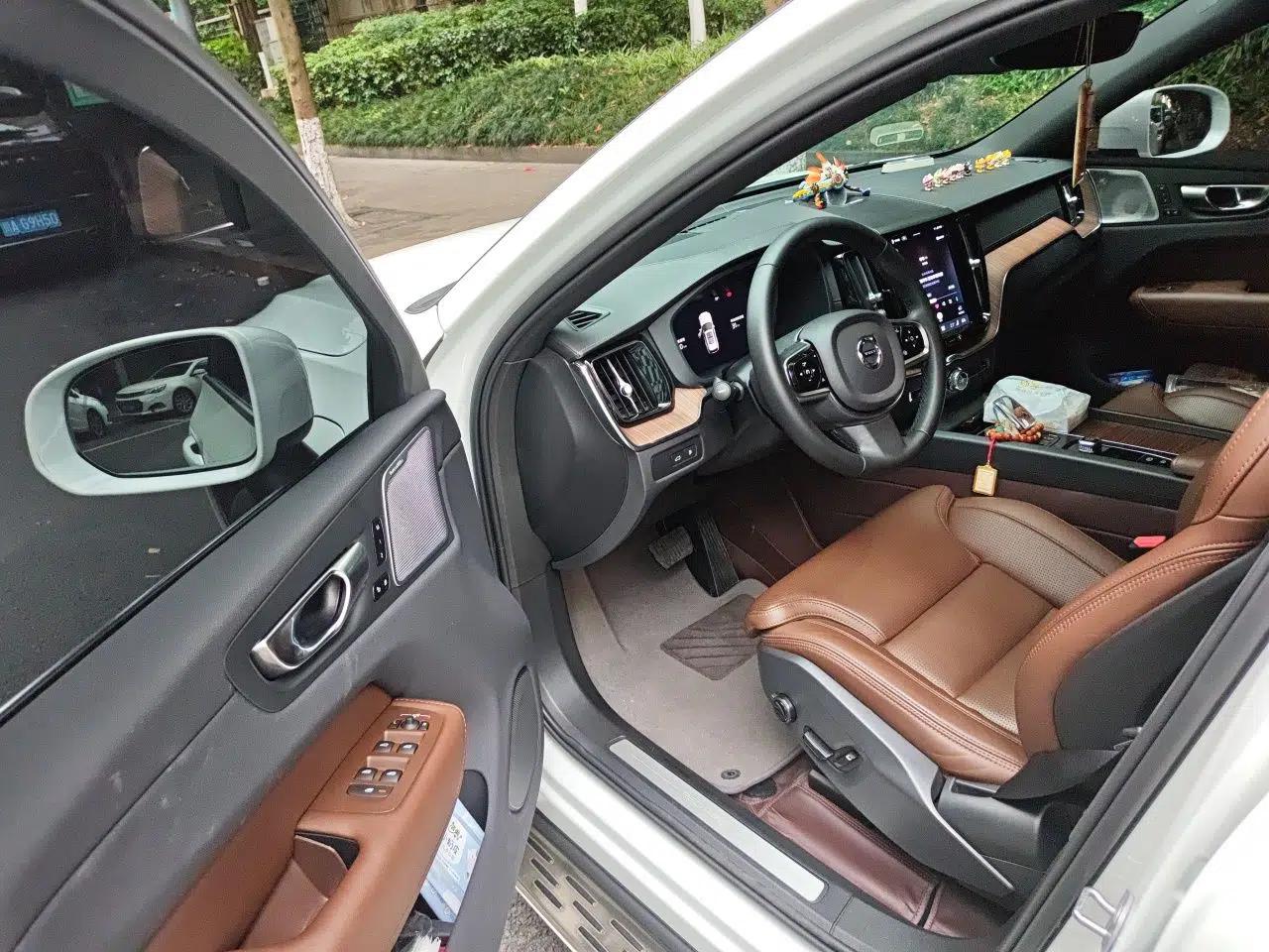 Volvo XC60 New Energy 2023 T8 Plug-in Hybrid Long-Range All-Wheel Drive Smart Luxury Edition — миниатюра 17