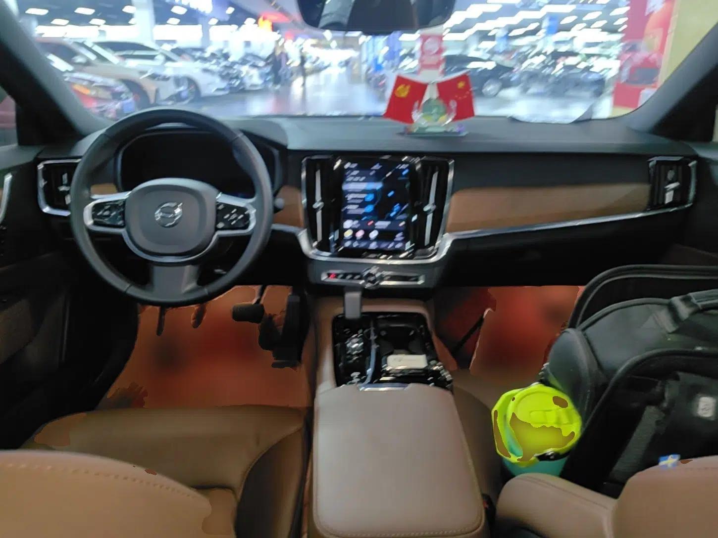 Volvo S90 New Energy 2023 T8 Plug-in Hybrid All-Wheel Drive Long-Range Zhiyi Luxury Edition — миниатюра 12