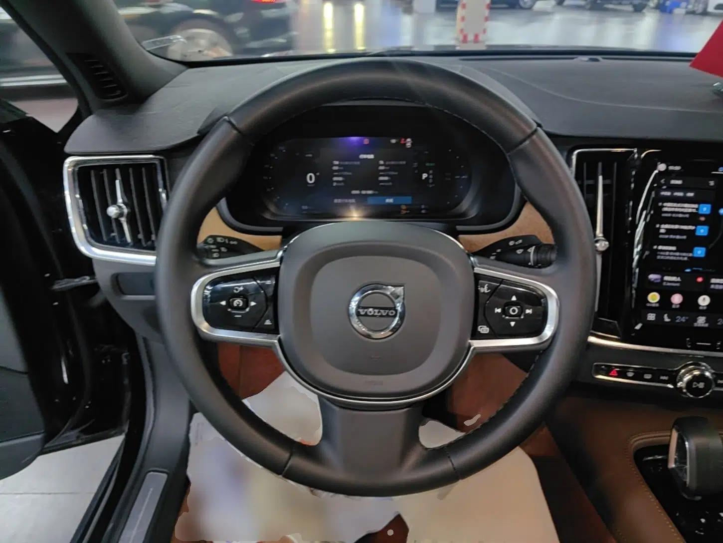 Volvo S90 New Energy 2023 T8 Plug-in Hybrid All-Wheel Drive Long-Range Zhiyi Luxury Edition — миниатюра 13