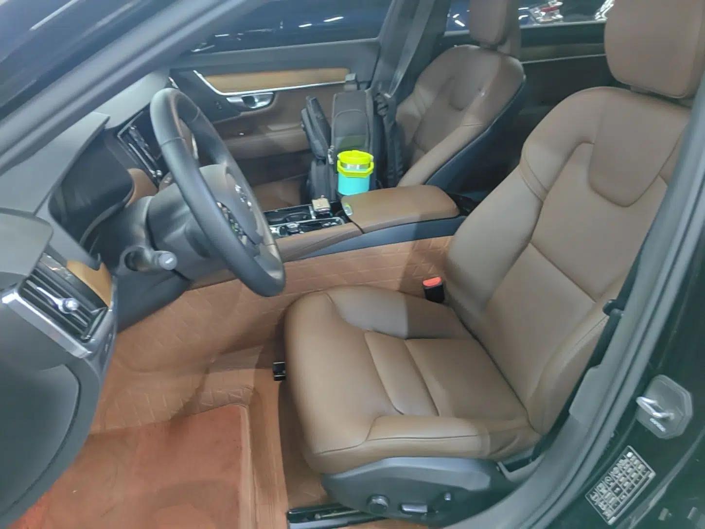 Volvo S90 New Energy 2023 T8 Plug-in Hybrid All-Wheel Drive Long-Range Zhiyi Luxury Edition — миниатюра 17