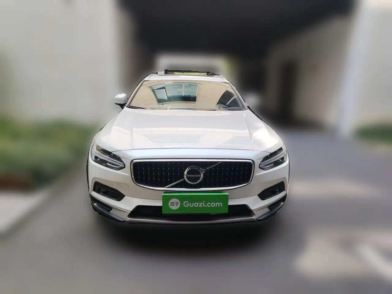 Volvo V90 2021 Cross Country B5 AWD Smart Range Edition — миниатюра 2