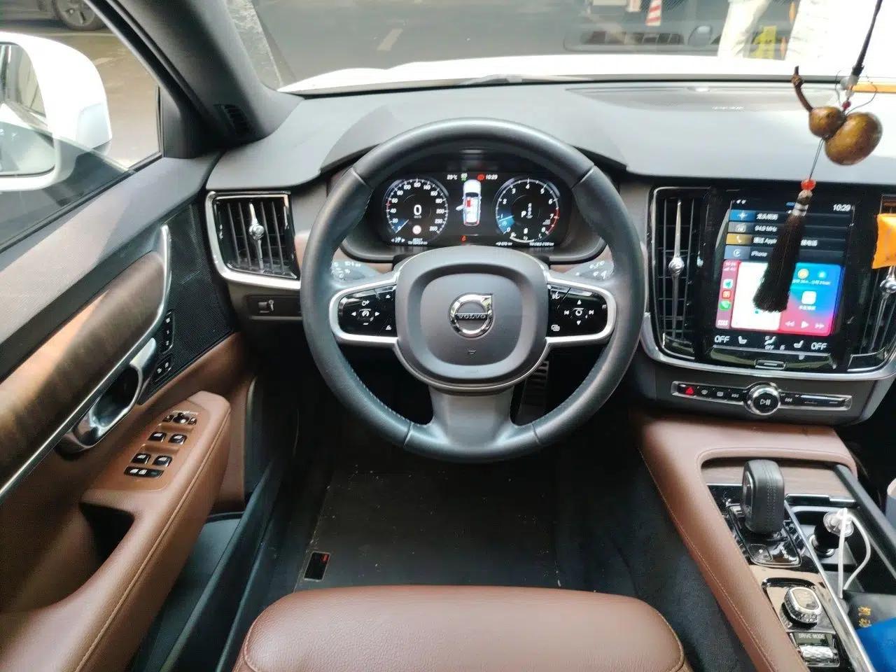 Volvo V90 2021 Cross Country B5 AWD Smart Range Edition — миниатюра 11