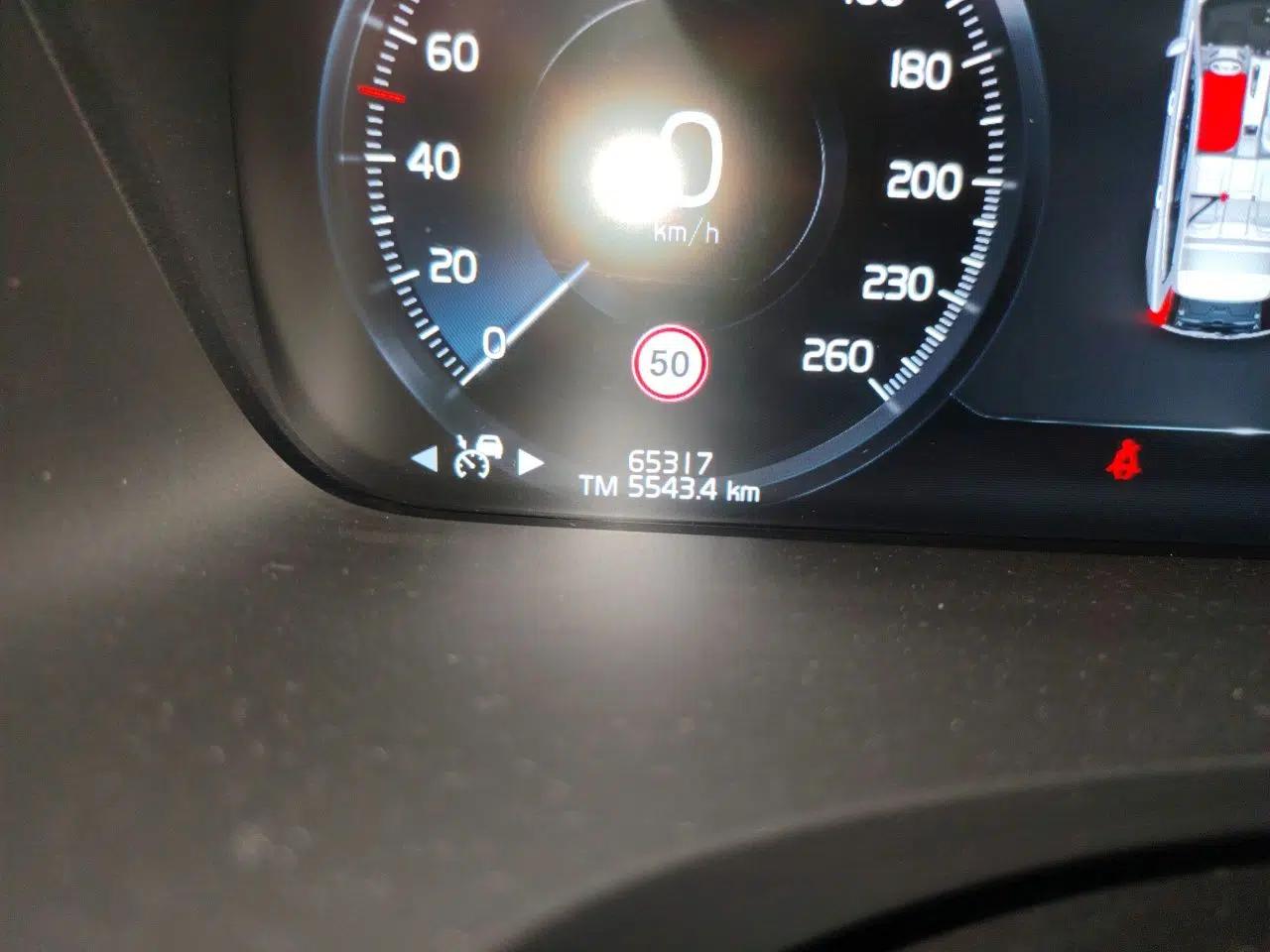 Volvo V90 2021 Cross Country B5 AWD Smart Range Edition — миниатюра 13