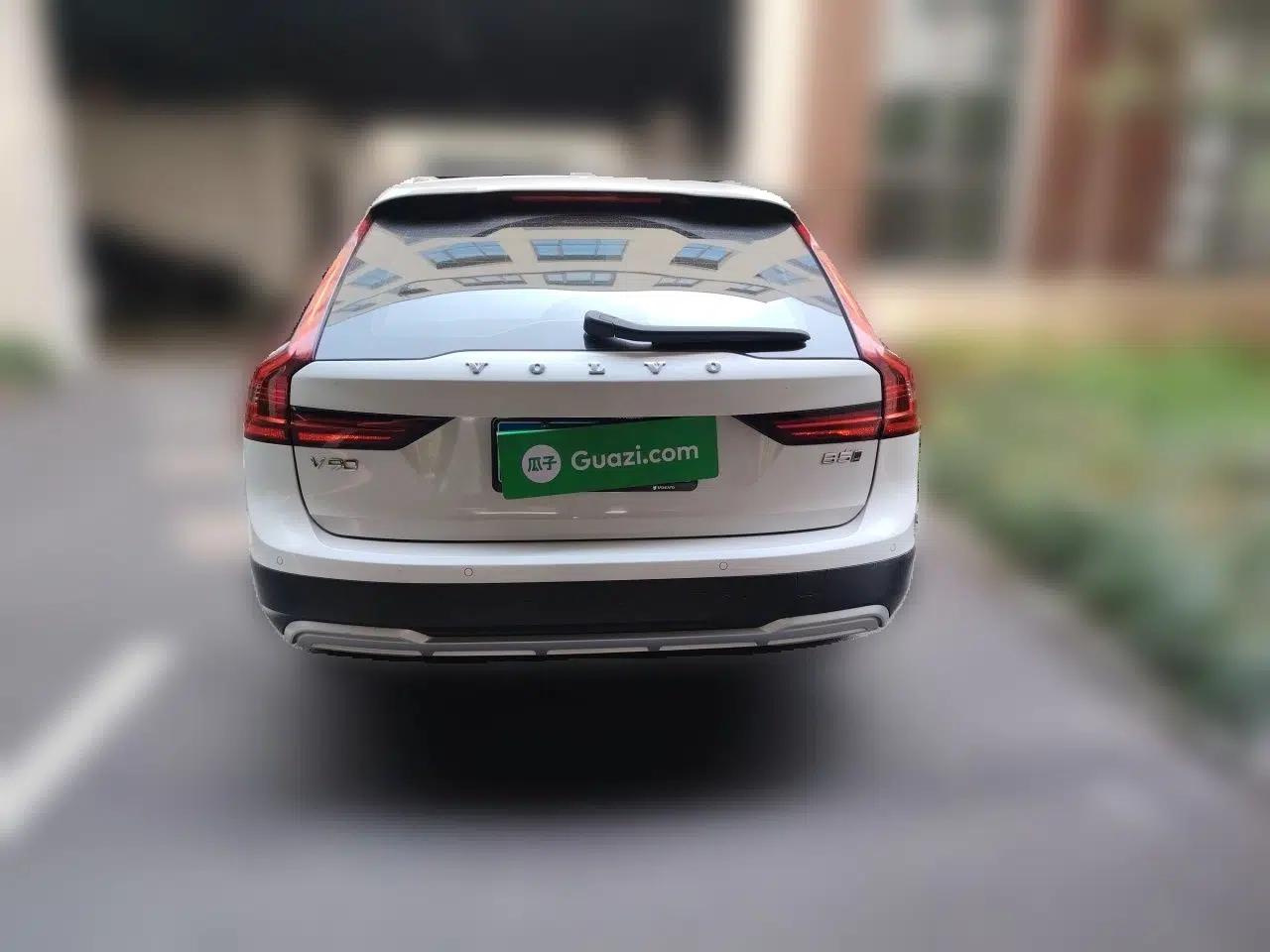 Volvo V90 2021 Cross Country B5 AWD Smart Range Edition — миниатюра 5