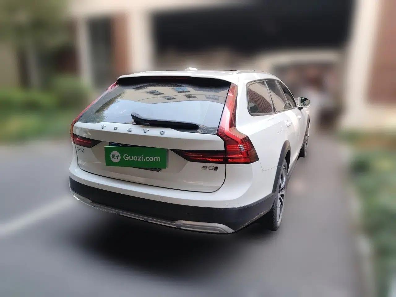 Volvo V90 2021 Cross Country B5 AWD Smart Range Edition — миниатюра 6