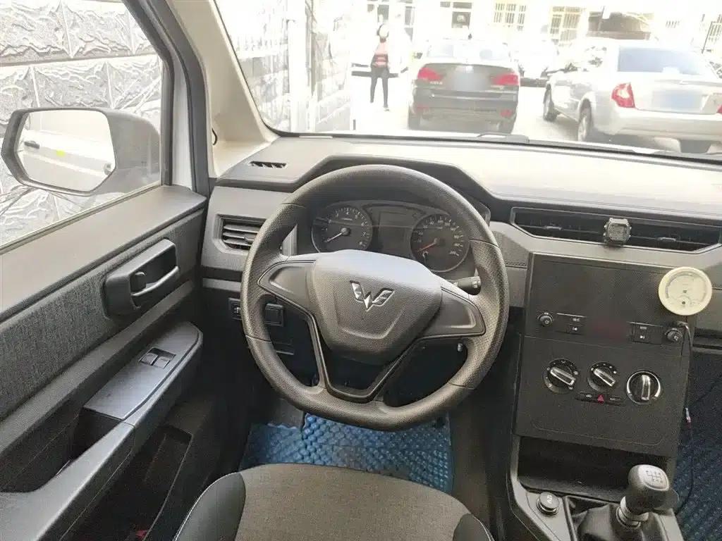 Wuling Hongguang PLUS 2019 1.5T Manual Rich Edition 2-seater — миниатюра 3