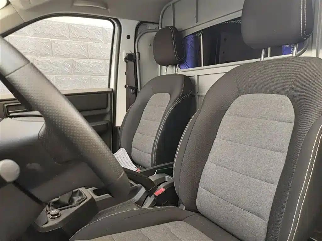 Wuling Hongguang PLUS 2019 1.5T Manual Rich Edition 2-seater — миниатюра 8