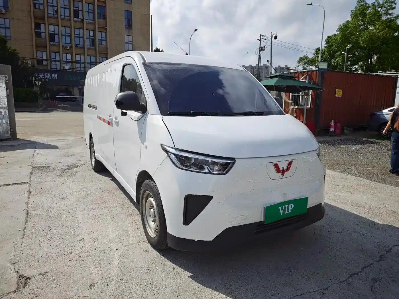 Wuling Yangguang 2024 Model 300km Practical Closed-Window Version 60kW — миниатюра 3