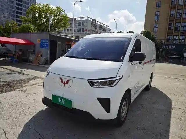 Wuling Yangguang 2024 Model 300km Practical Closed-Window Version 60kW