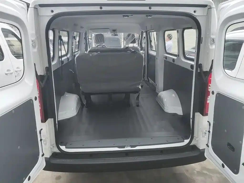 Wuling Yangguang 2025 400km/h Bus Comfort Edition — миниатюра 19