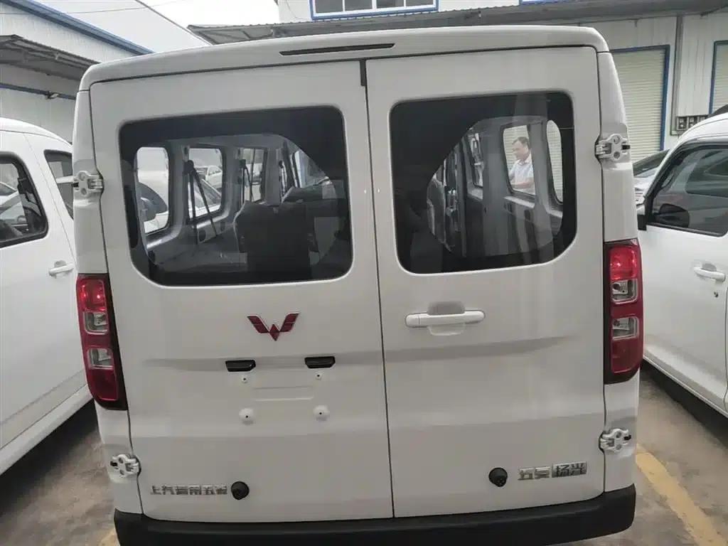 Wuling Yangguang 2025 400km/h Bus Comfort Edition — миниатюра 6
