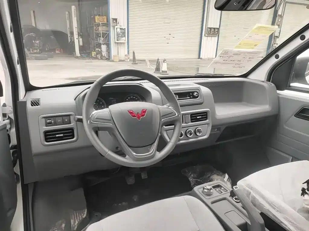 Wuling Yangguang 2025 400km/h Bus Comfort Edition — миниатюра 10