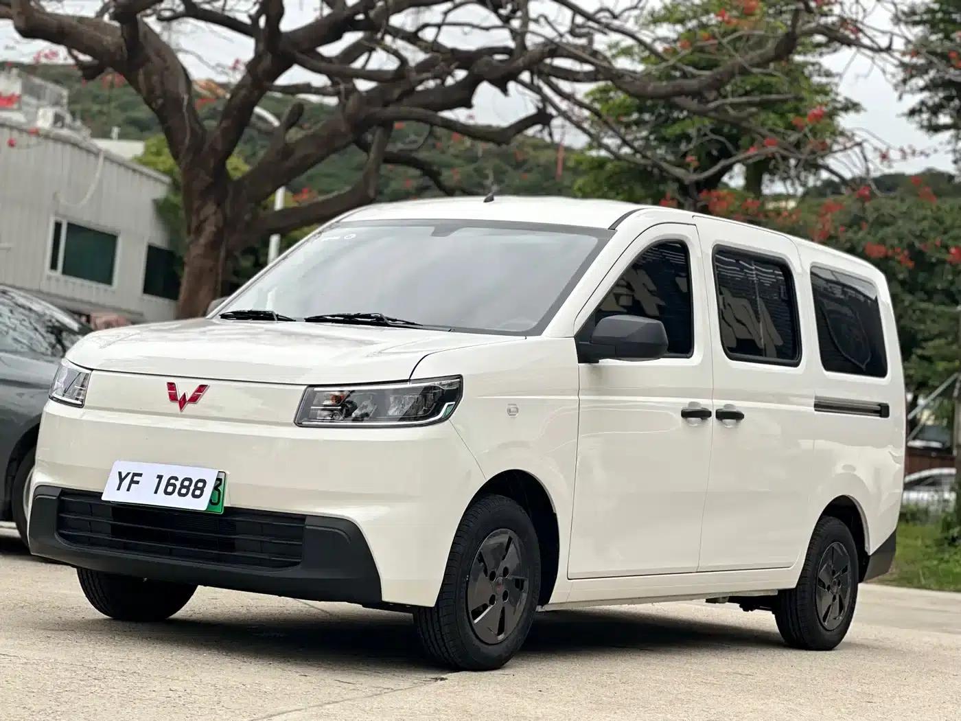 Wuling Rongguang EV 2026 Model 310km Standard Bus — миниатюра 1