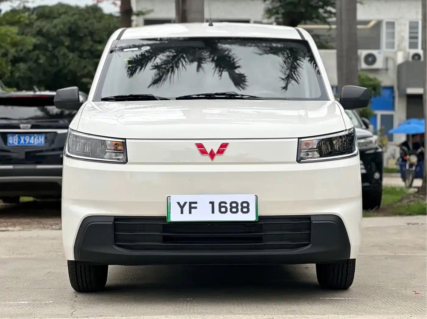 Wuling Rongguang EV 2026 Model 310km Standard Bus — миниатюра 2