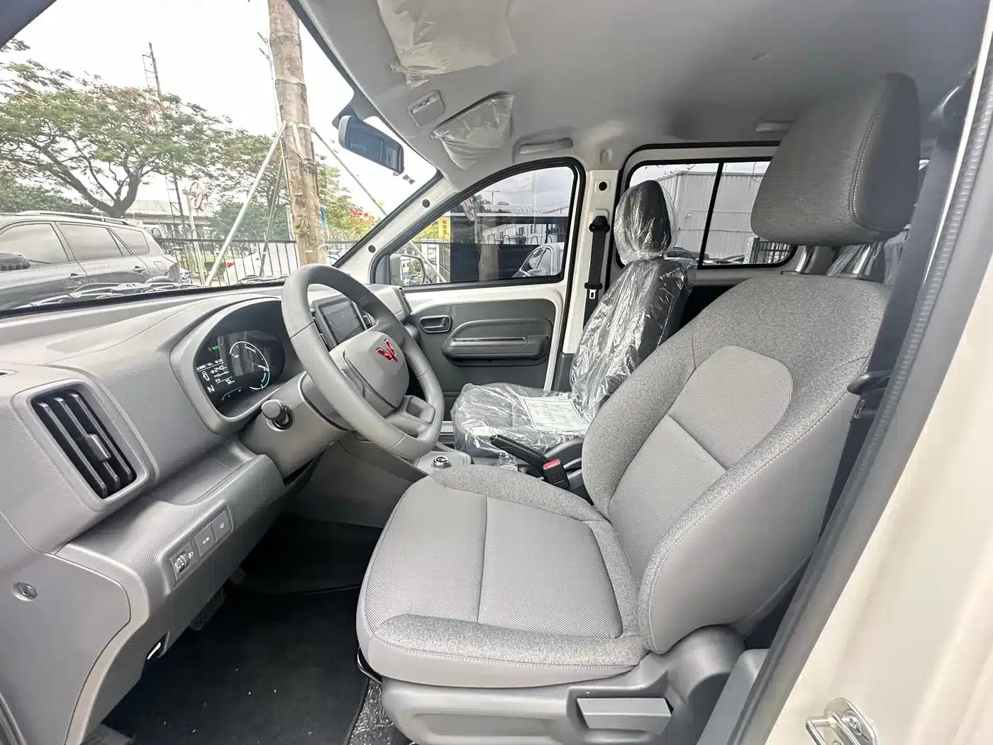 Wuling Rongguang EV 2026 Model 310km Standard Bus — миниатюра 12