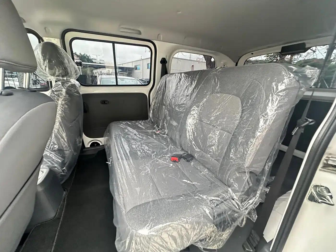 Wuling Rongguang EV 2026 Model 310km Standard Bus — миниатюра 13
