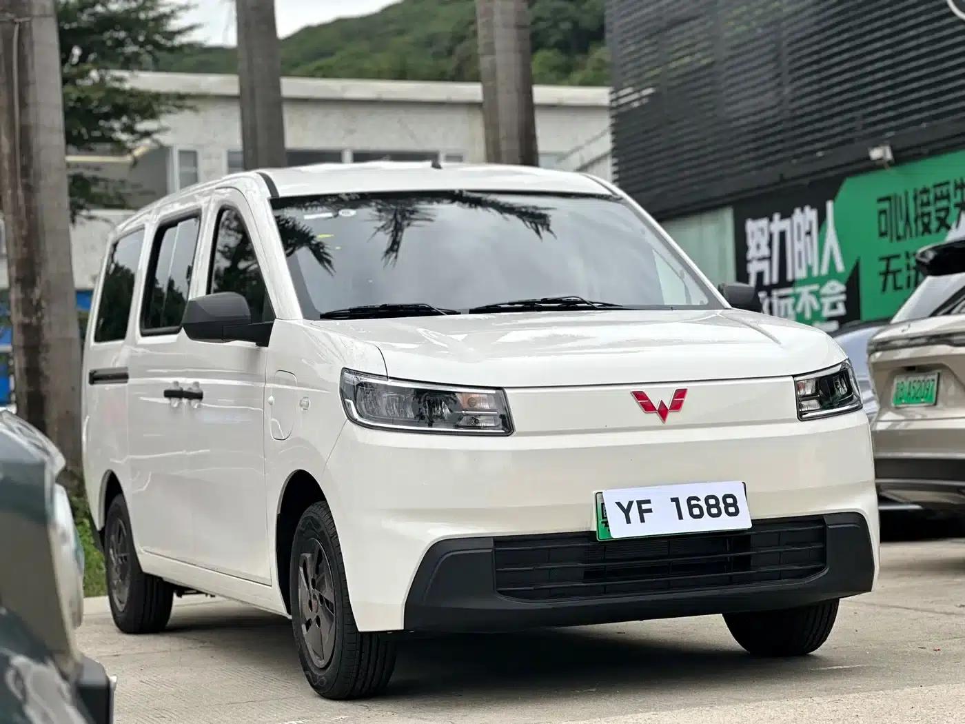 Wuling Rongguang EV 2026 Model 310km Standard Bus — миниатюра 3
