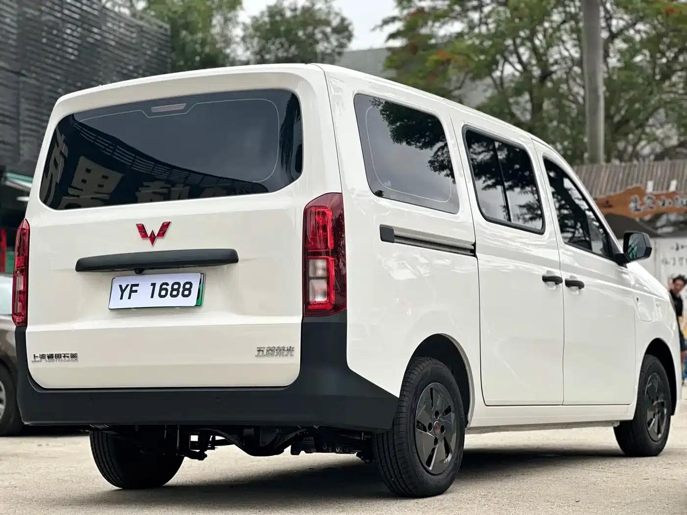 Wuling Rongguang EV 2026 Model 310km Standard Bus — миниатюра 4